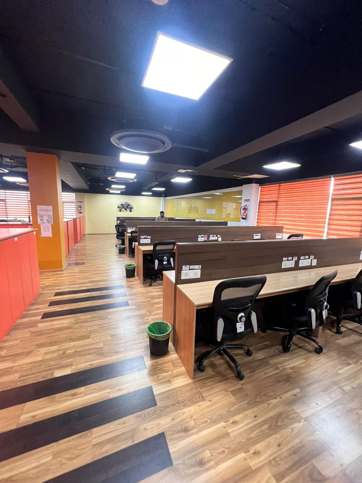 Office 41000 Sq. Ft. Commercial Office for Rent in Thaltej Ahmedabad