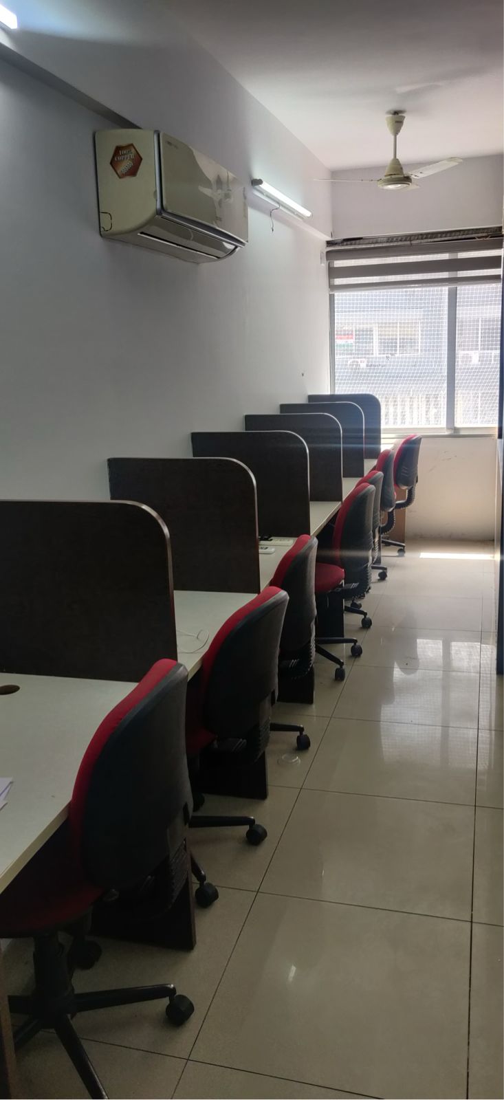 Office 373 Sq. Ft. Commercial Office for Rent in Prahladnagar Ahmedabad - Media 3