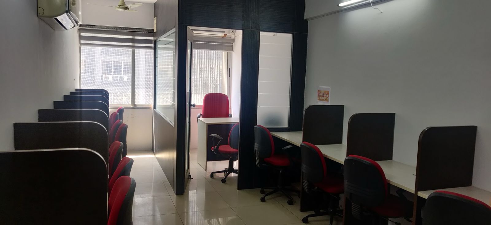 Office 373 Sq. Ft. Commercial Office for Rent in Prahladnagar Ahmedabad - Media 4