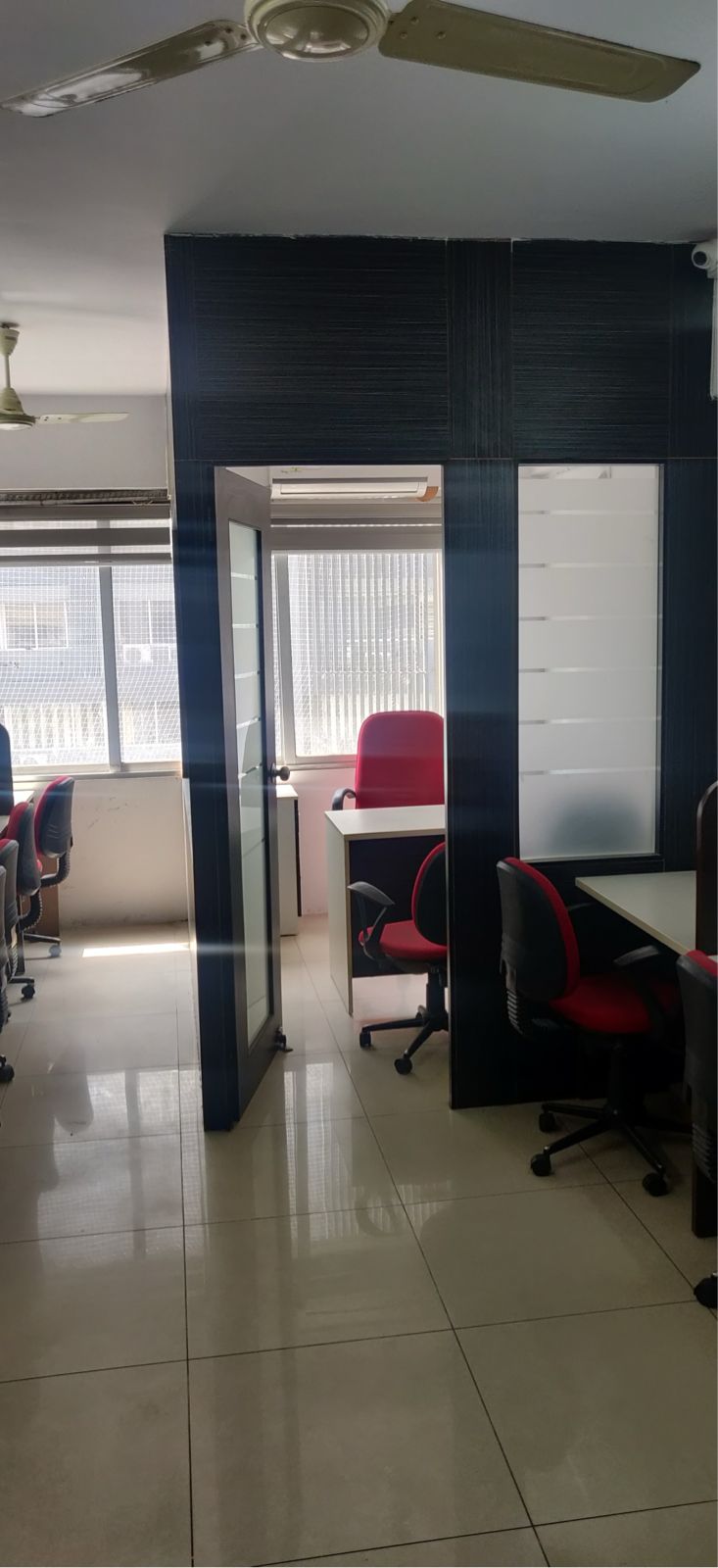 Office 373 Sq. Ft. Commercial Office for Rent in Prahladnagar Ahmedabad - Media 5