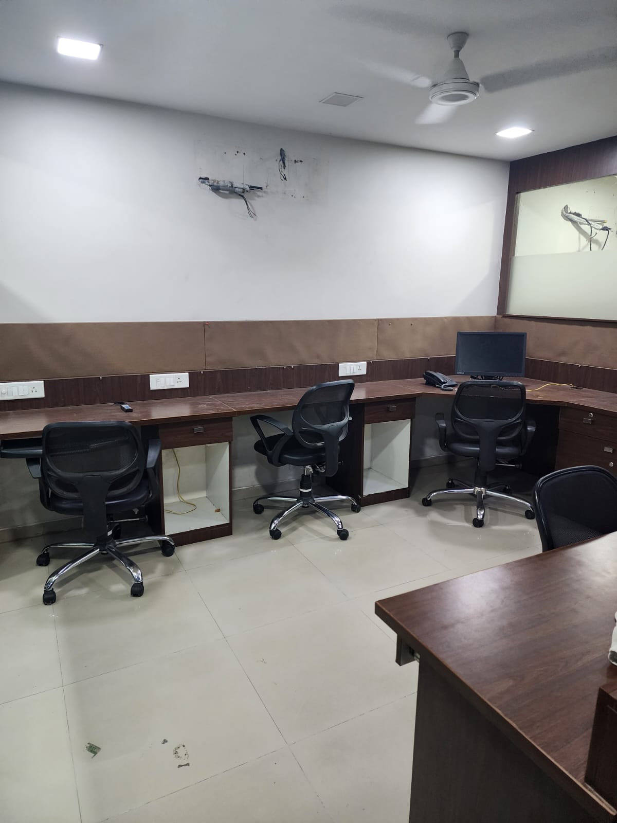 Office 1231 Sq. Ft. Commercial Office for Rent in Science City Ahmedabad - Media 2