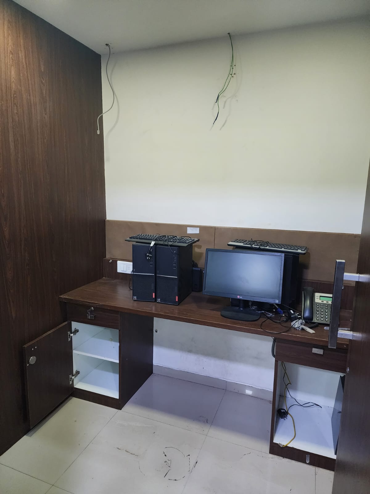 Office 1231 Sq. Ft. Commercial Office for Rent in Science City Ahmedabad - Media 5