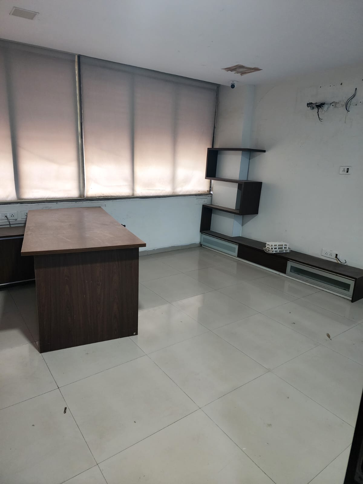 Office 1231 Sq. Ft. Commercial Office for Rent in Science City Ahmedabad - Media 6