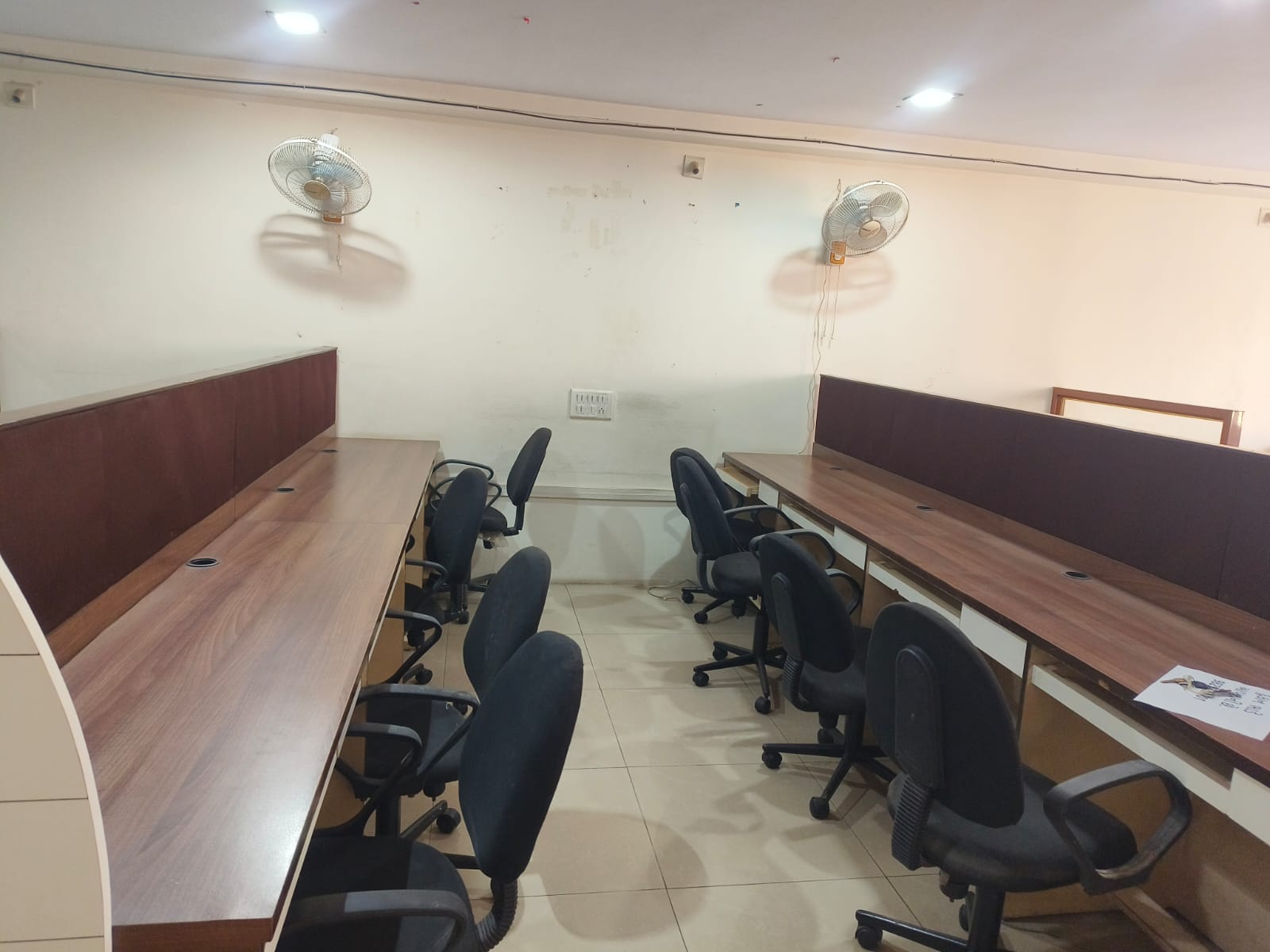 Office 885 Sq. Ft. Commercial Office for Rent in Sg Highway Ahmedabad - Media 7