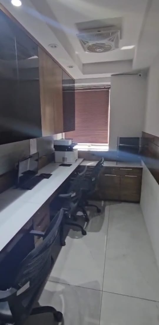 Office 1296 Sq. Ft. Commercial Office for Rent in Sg Highway Ahmedabad - Media 3