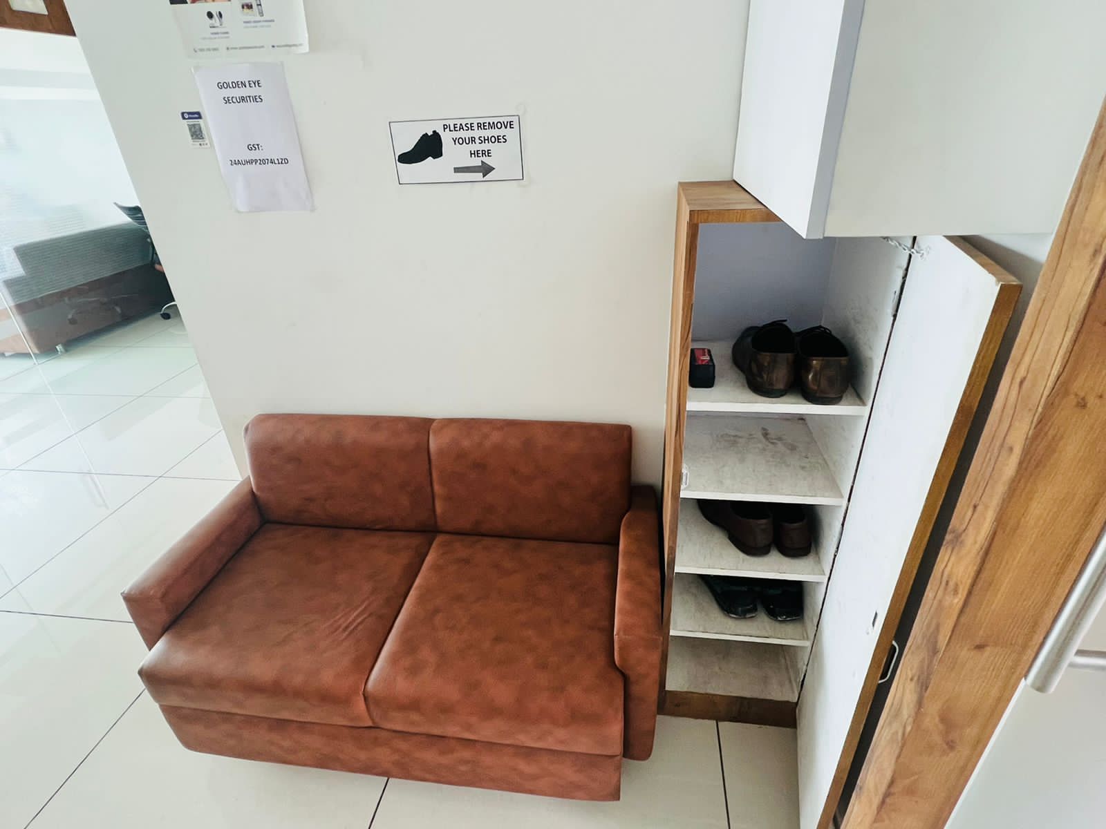 Office 760 Sq. Ft. Commercial Office for Rent in Sindhu Bhavan Road Ahmedabad - Media 2