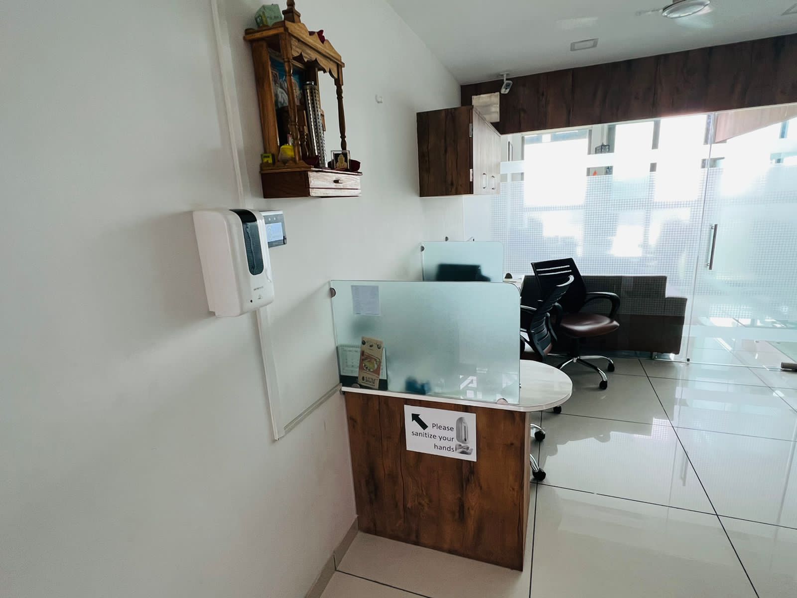 Office 760 Sq. Ft. Commercial Office for Rent in Sindhu Bhavan Road Ahmedabad - Media 3