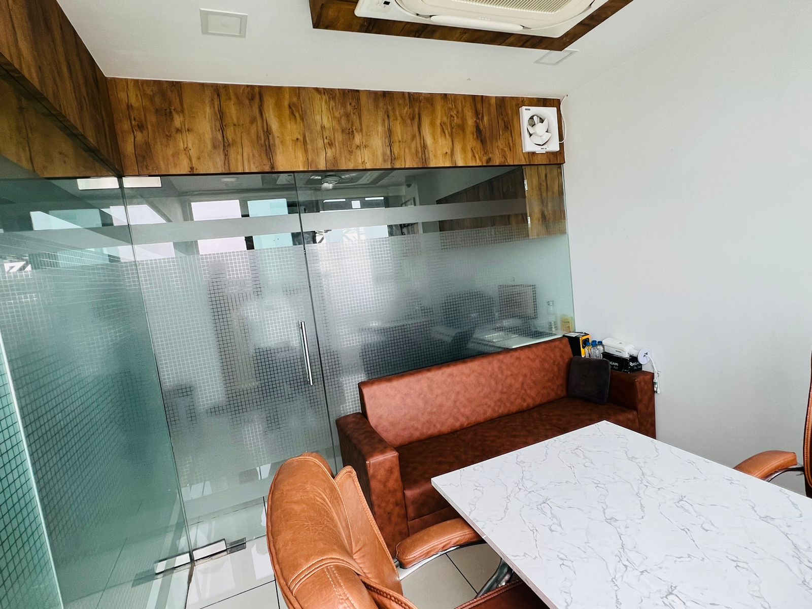 Office 760 Sq. Ft. Commercial Office for Rent in Sindhu Bhavan Road Ahmedabad - Media 6