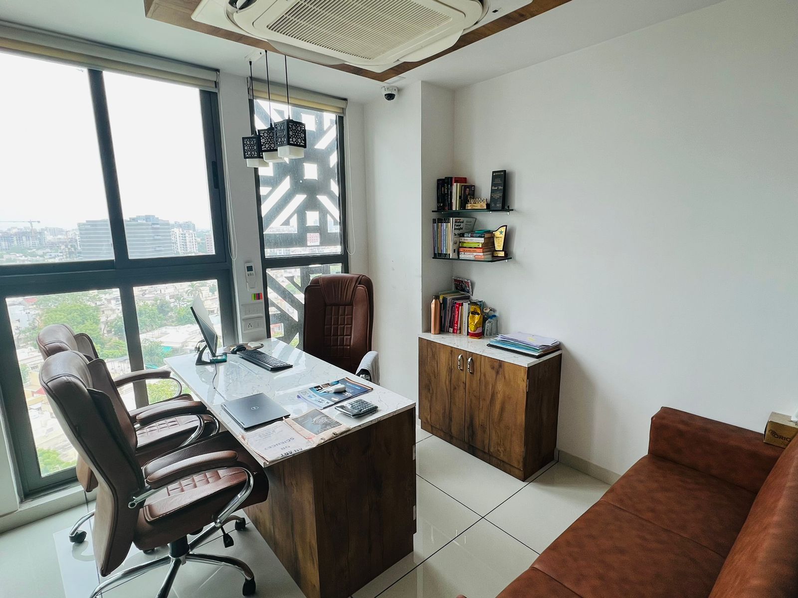 Office 760 Sq. Ft. Commercial Office for Rent in Sindhu Bhavan Road Ahmedabad - Media 8