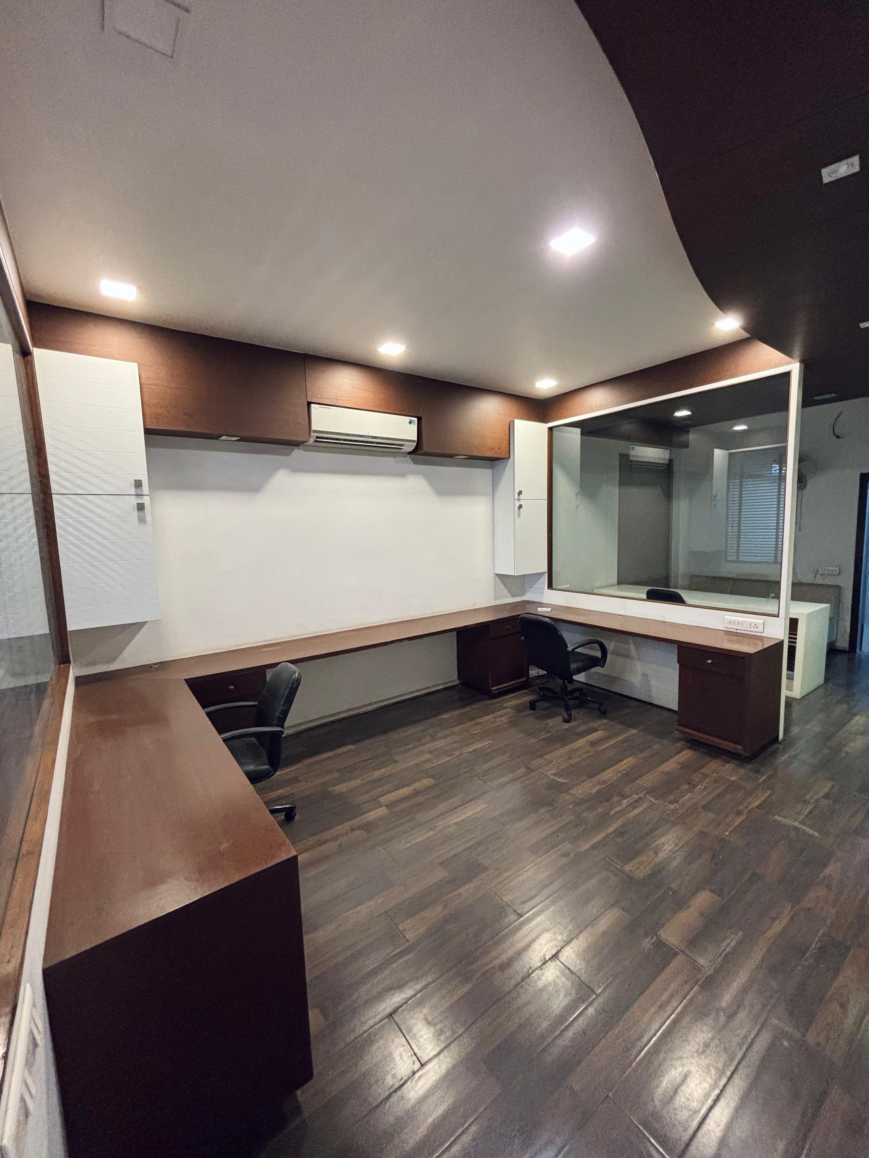 Office 930 Sq. Ft. Commercial Office for Rent in Sola Ahmedabad - Media 2