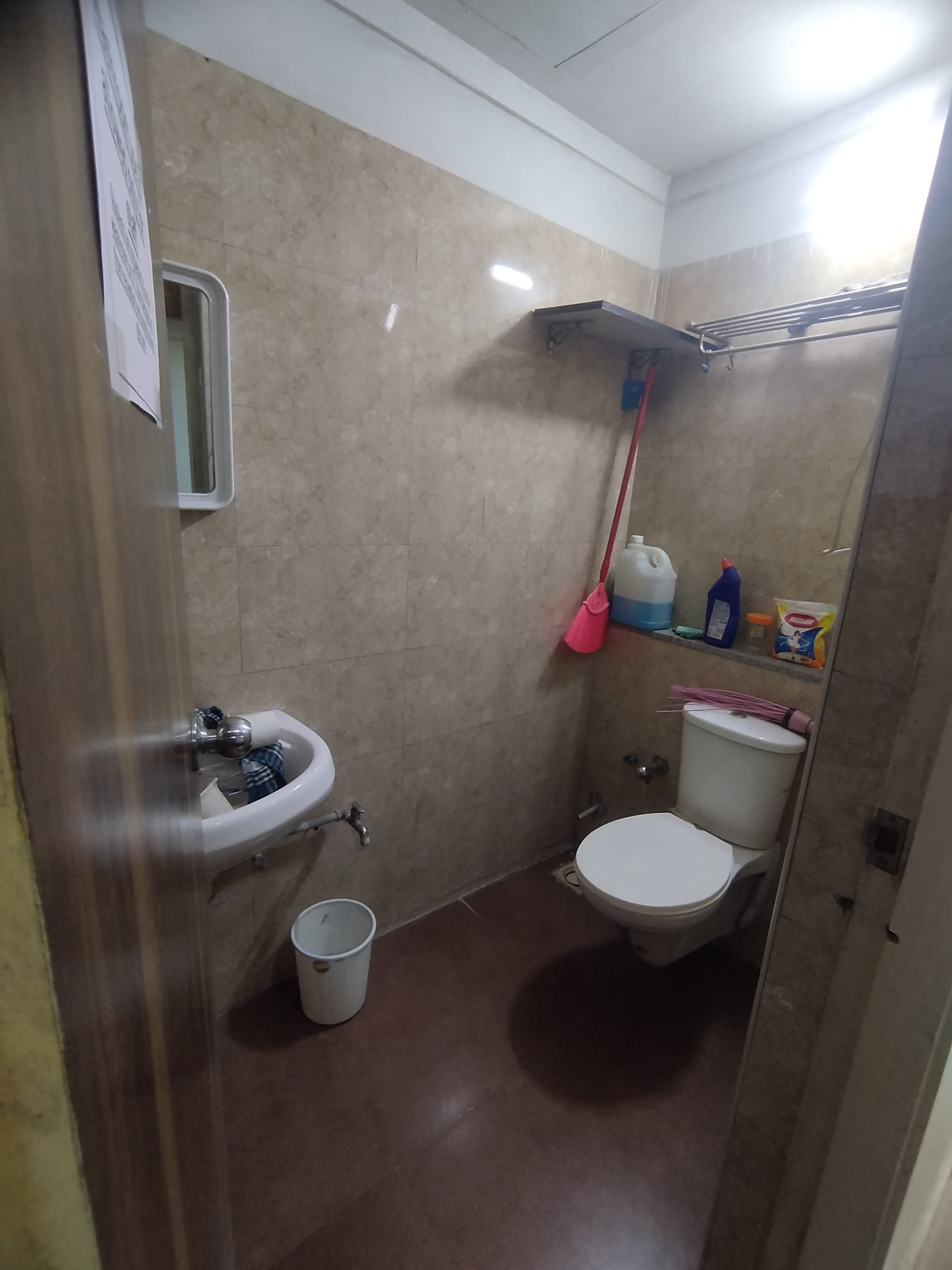 Office 1639 Sq. Ft. Commercial Office for Rent in Prahladnagar Ahmedabad - Media 6