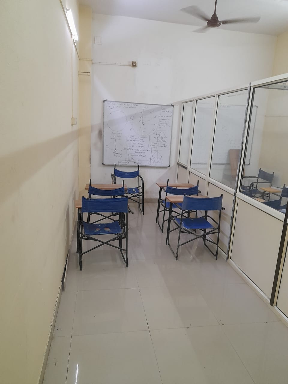 Office 420 Sq. Ft. Commercial Office for Rent in Jagatpur Ahmedabad - Media 3