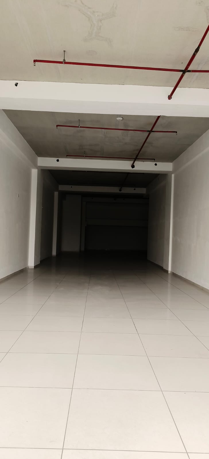 Showroom 3490 Sq. Ft. Showroom Ground Floor for Rent in Sg Highway Ahmedabad