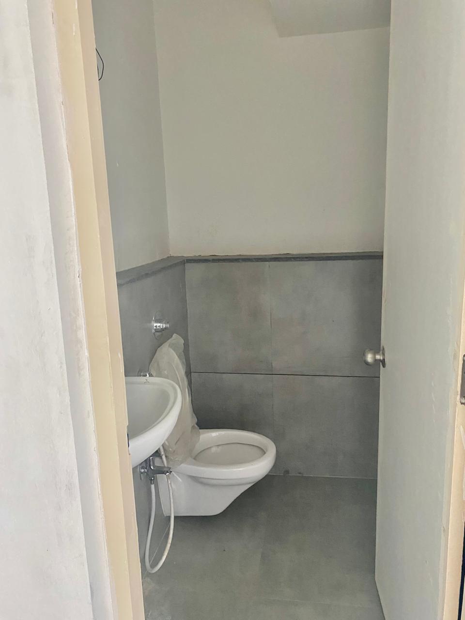 Office 723 Sq. Ft. Commercial Office for Rent in Gota Ahmedabad - Media 3