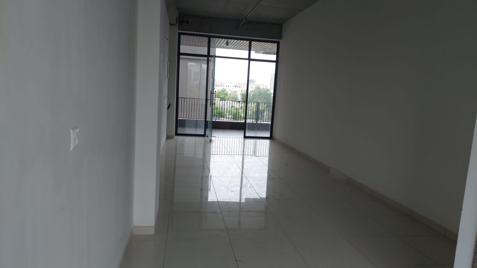Showroom 714 Sq. Ft. Showroom Second Floor for Rent in South Bopal Ahmedabad - Media 3