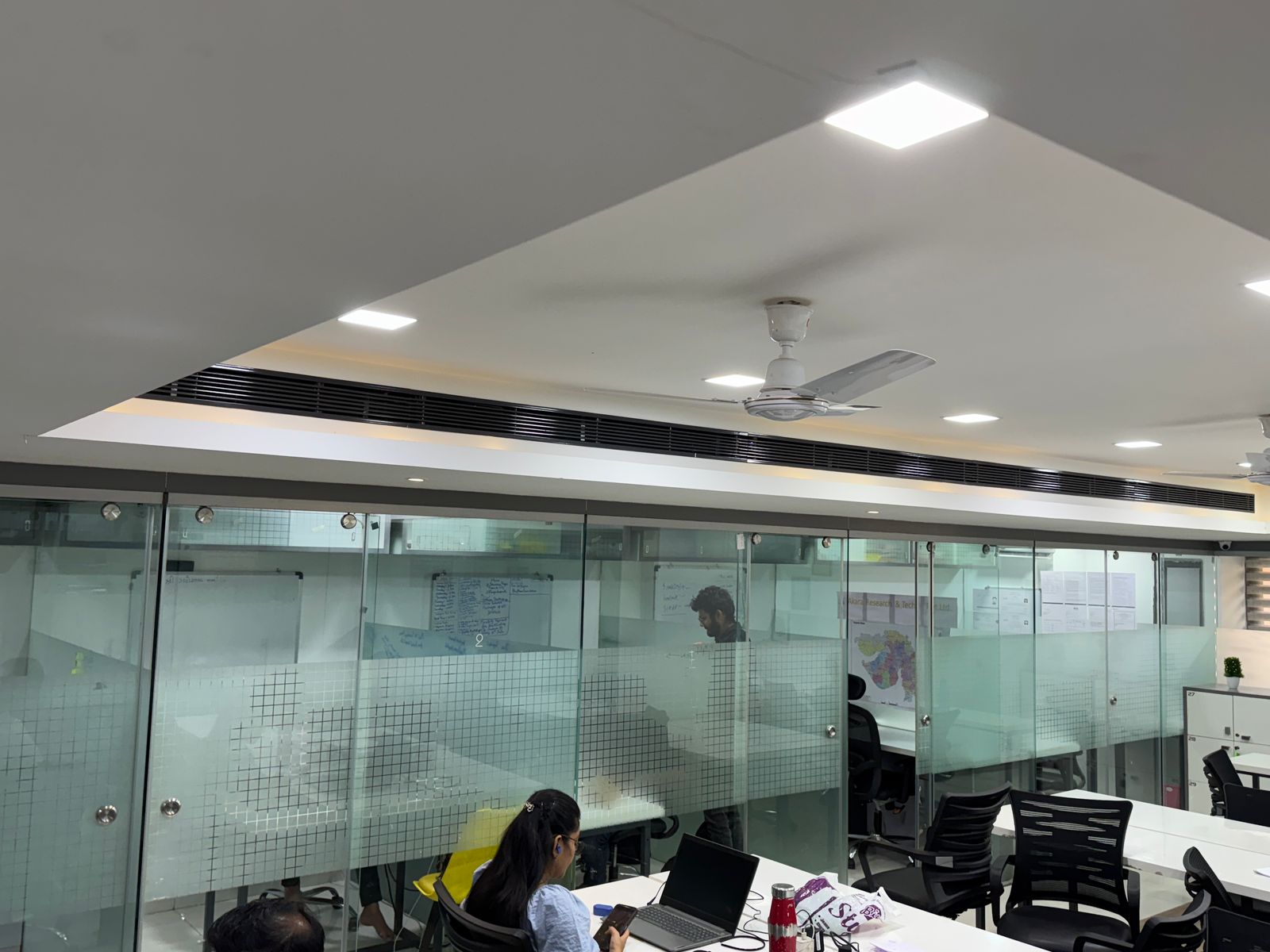 Office 2280 Sq. Ft. Commercial Office for Sale in Satellite Ahmedabad - Media 15