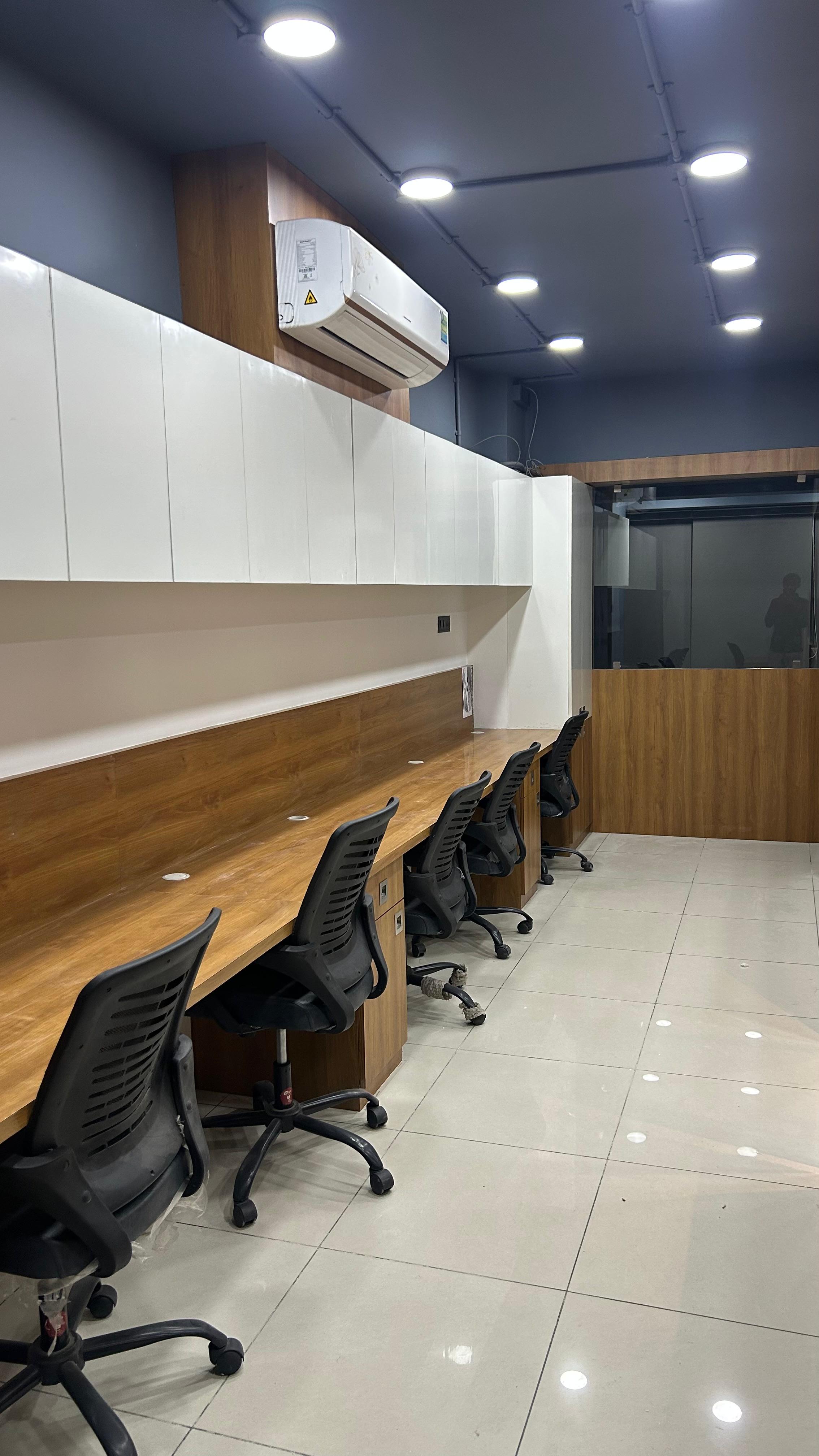 Office 1133 Sq. Ft. Commercial Office for Rent in Science City Ahmedabad - Media 5