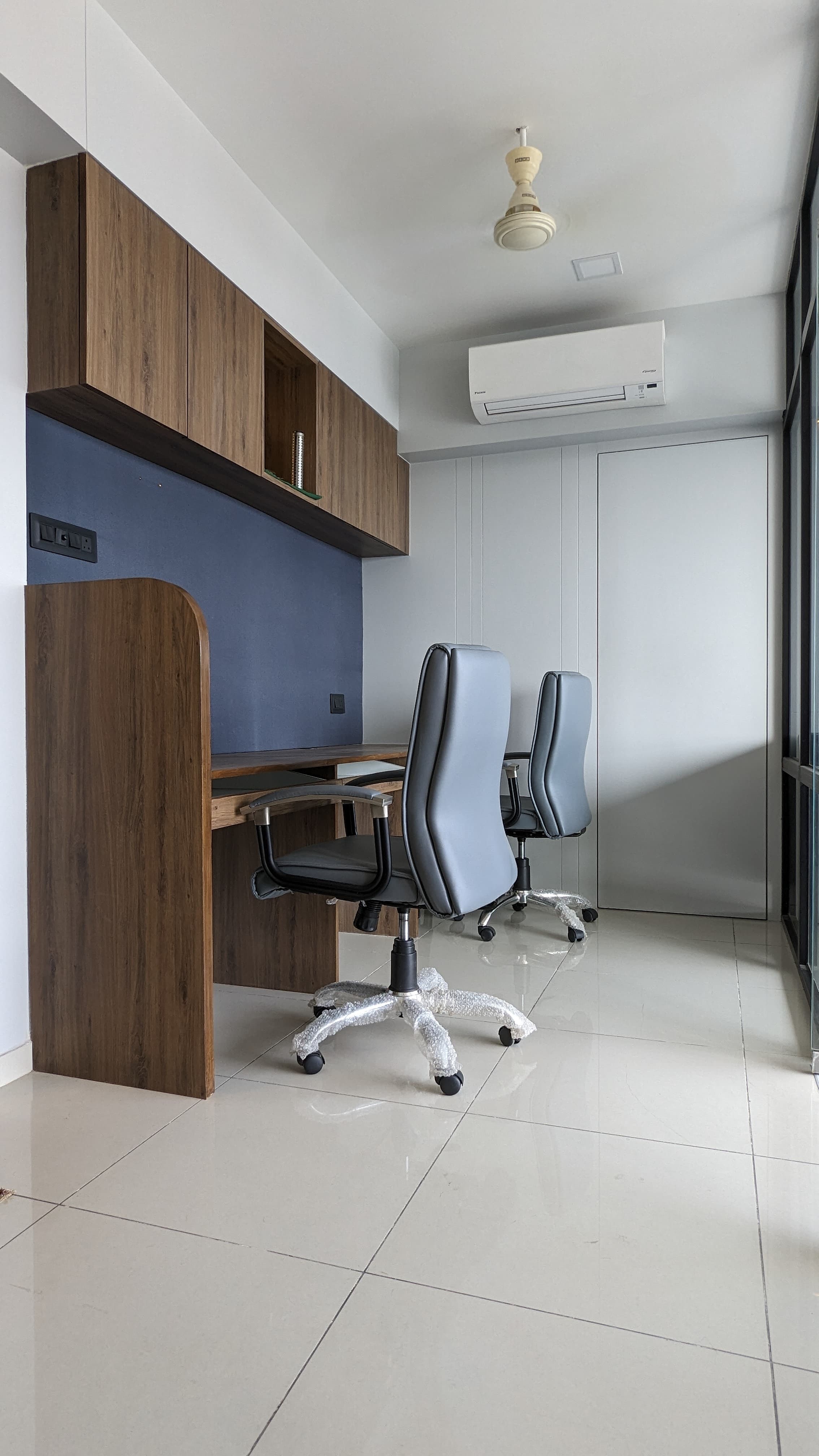 Office 638 Sq. Ft. Commercial Office for Rent in Science City Ahmedabad - Media 2