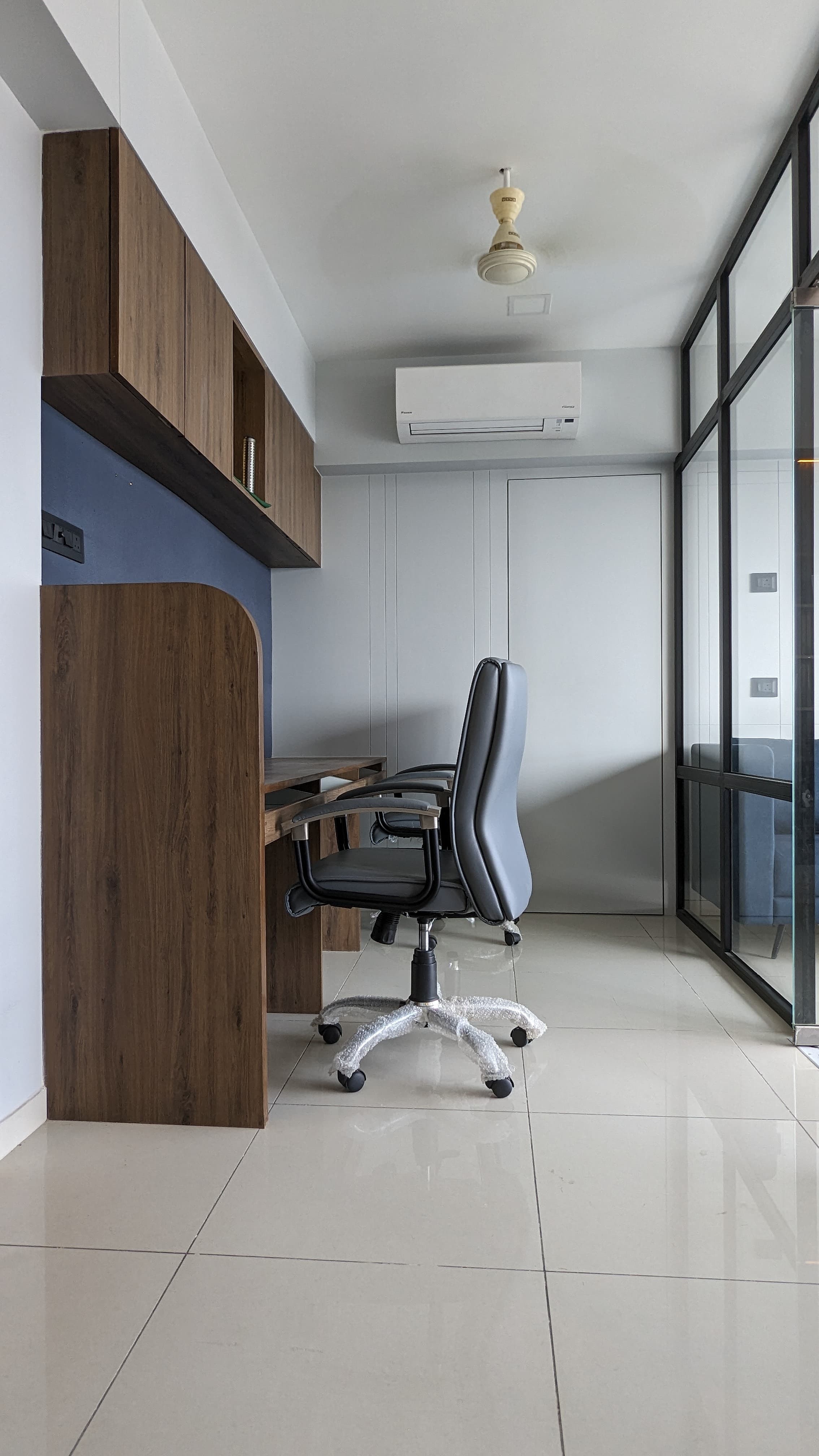 Office 638 Sq. Ft. Commercial Office for Rent in Science City Ahmedabad - Media 3