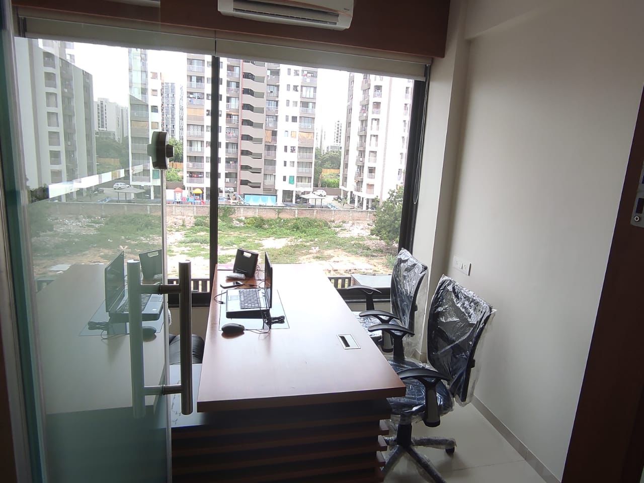 Office 415 Sq. Ft. Commercial Office for Sale in South Bopal Ahmedabad - Media 5