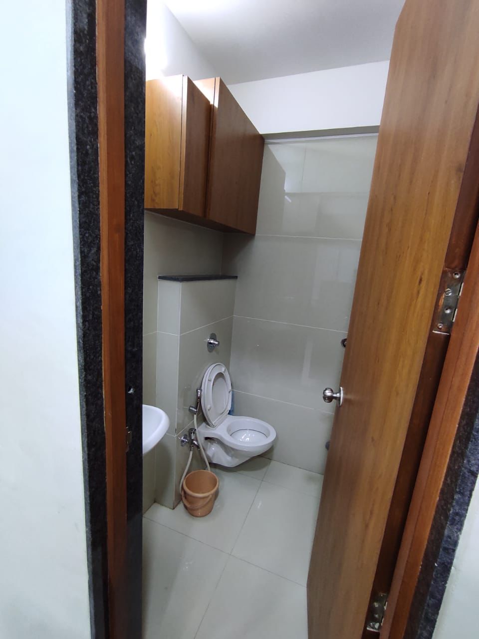 Office 415 Sq. Ft. Commercial Office for Sale in South Bopal Ahmedabad - Media 6