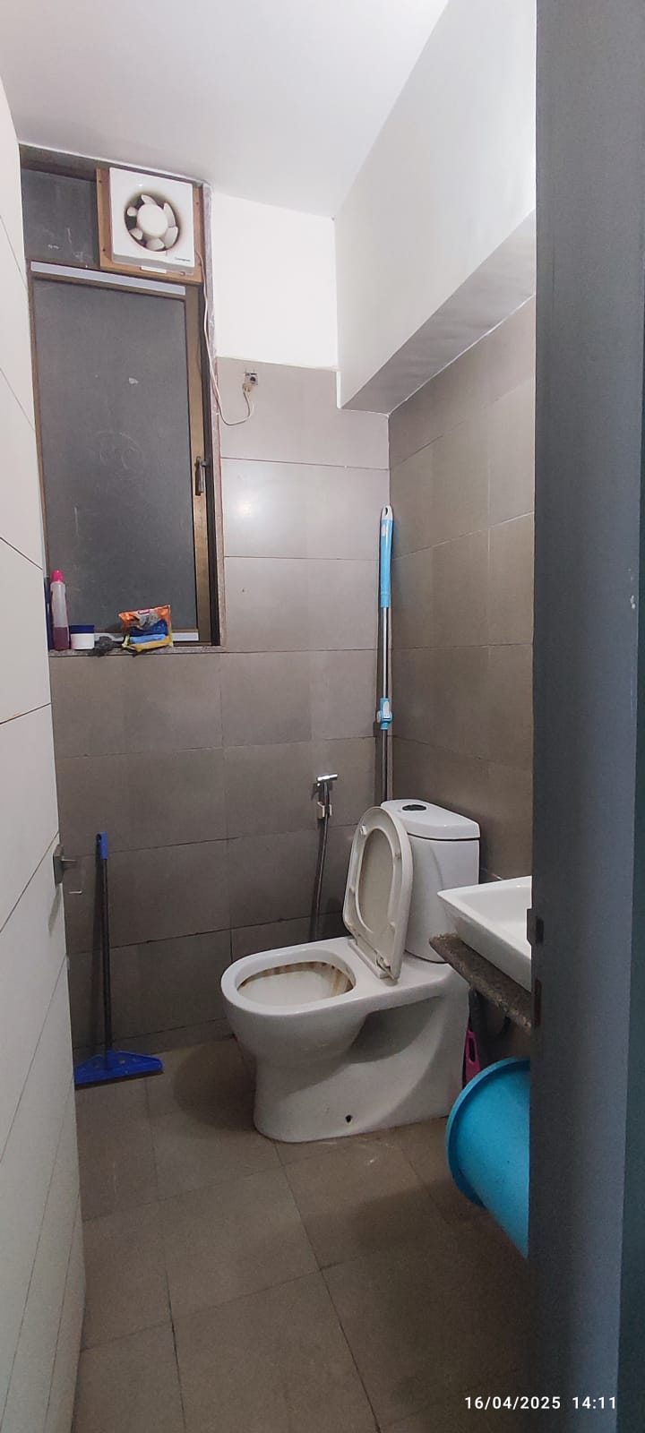 Office 795 Sq. Ft. Commercial Office for Rent in Thaltej Ahmedabad - Media 12