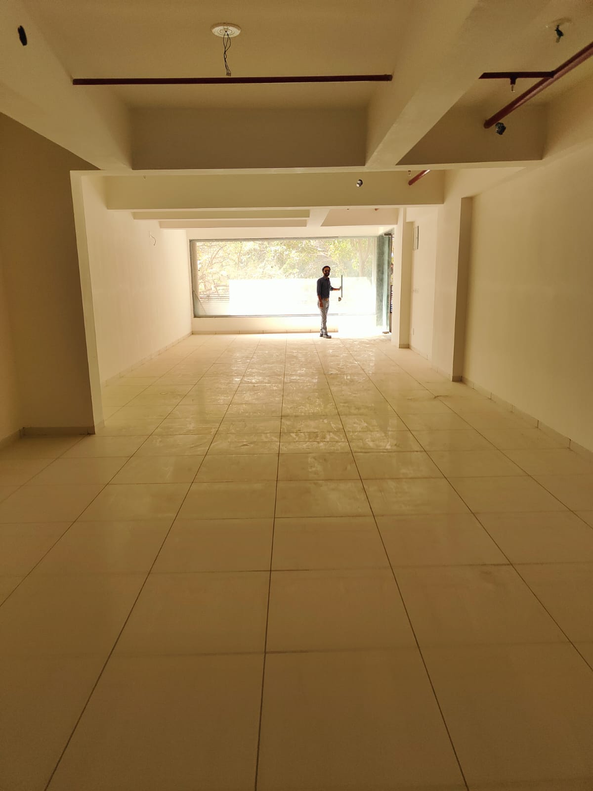 Showroom 1751 Sq. Ft. Showroom First Floor for Rent in Shela Ahmedabad - Media 2
