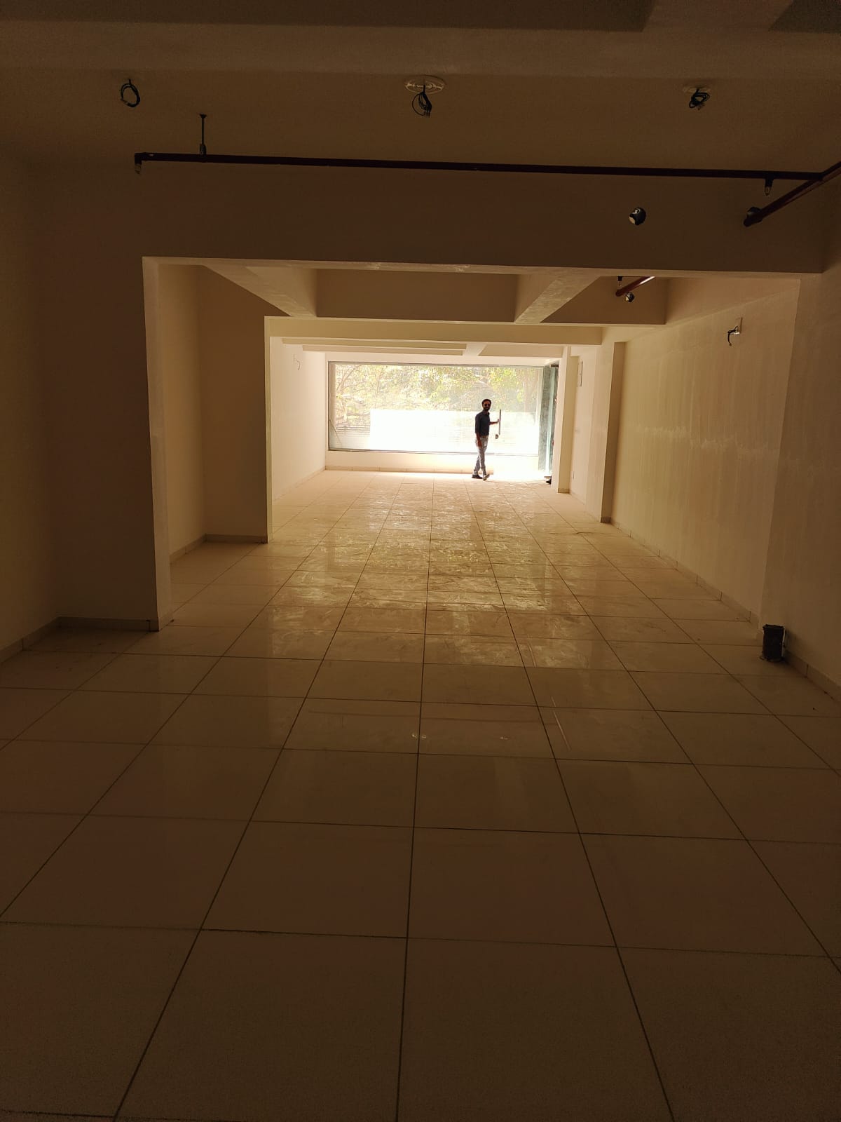 Showroom 1751 Sq. Ft. Showroom First Floor for Rent in Shela Ahmedabad - Media 3