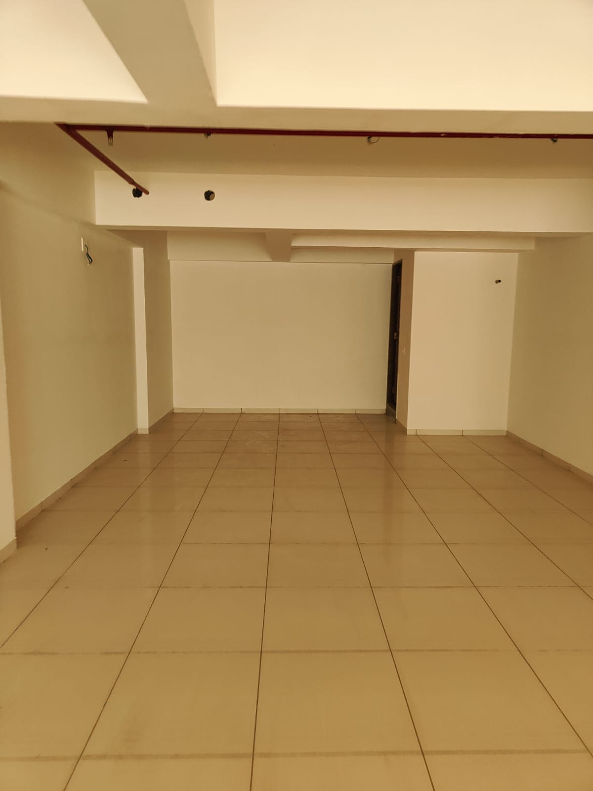 Showroom 1751 Sq. Ft. Showroom First Floor for Rent in Shela Ahmedabad - Media 5