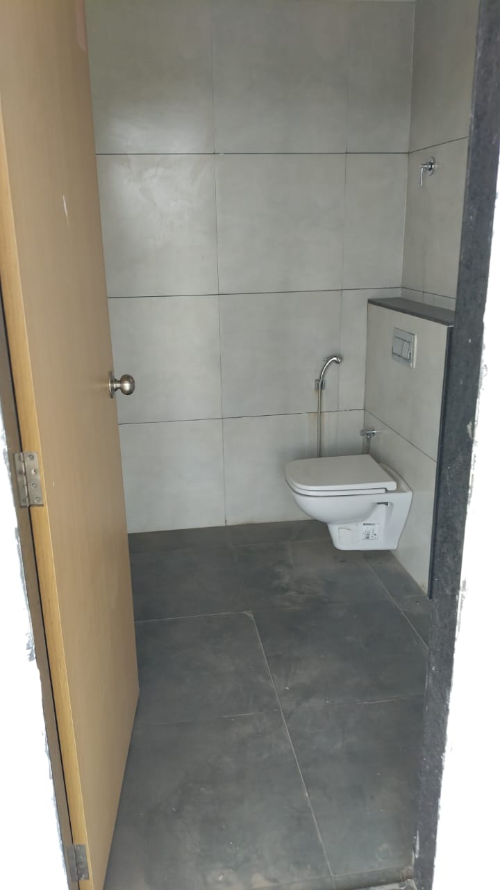 Office 1455 Sq. Ft. Commercial Office for Sale in Sola Ahmedabad - Media 4