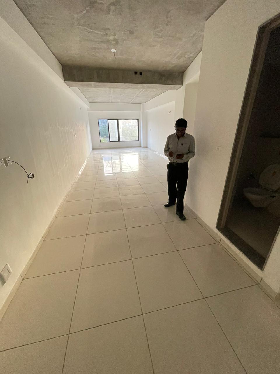 Office 830 Sq. Ft. Commercial Office for Rent in Ashram Road Ahmedabad - Media 4