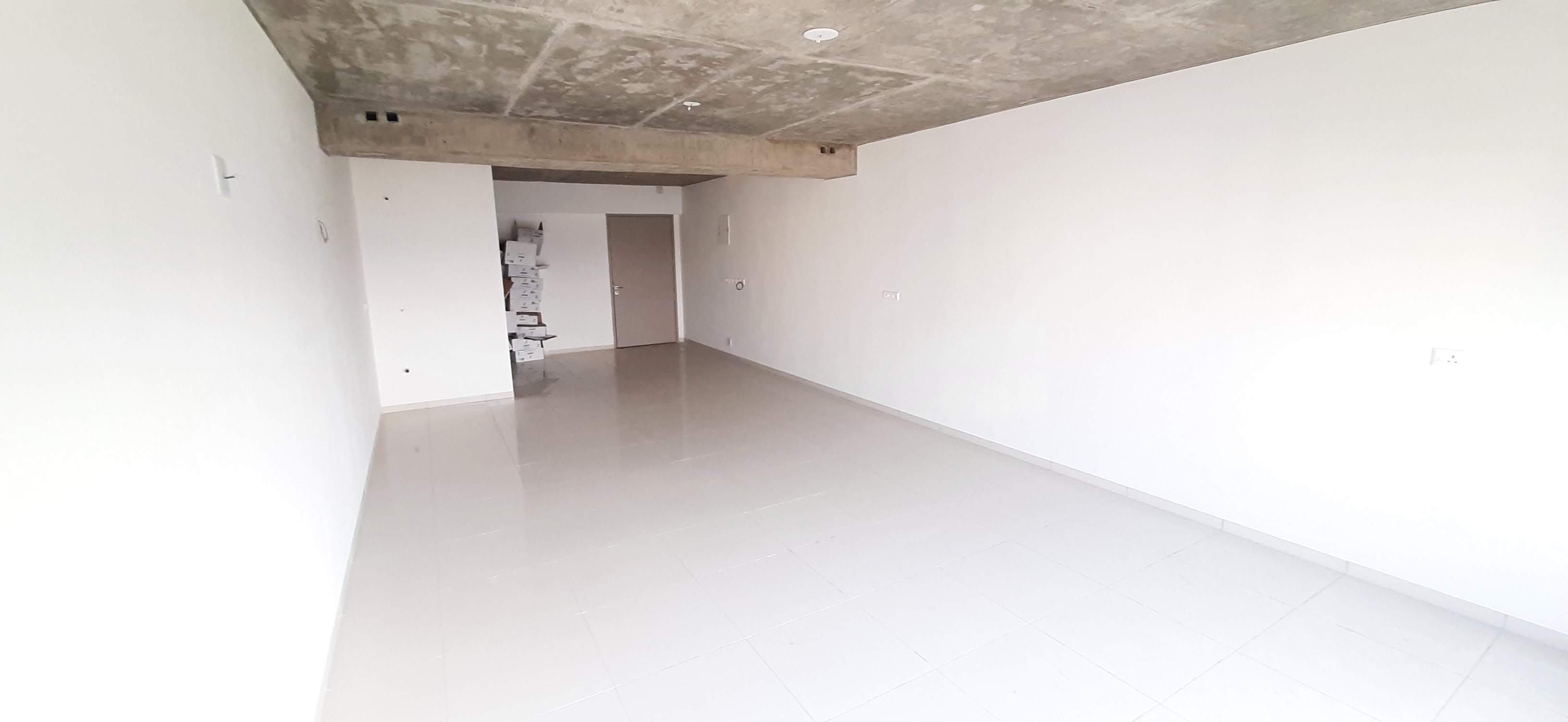 Office 1000 Sq. Ft. Commercial Office for Rent in Ashram Road Ahmedabad - Media 3