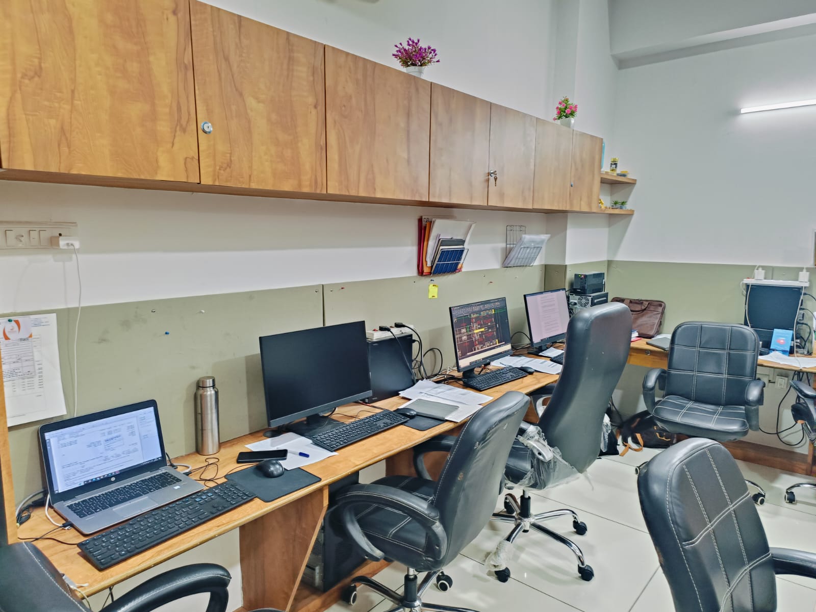 Office 625 Sq. Ft. Commercial Office for Rent in Jagatpur Ahmedabad - Media 3