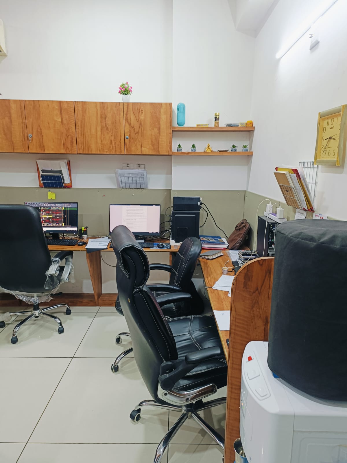 Office 625 Sq. Ft. Commercial Office for Rent in Jagatpur Ahmedabad - Media 12