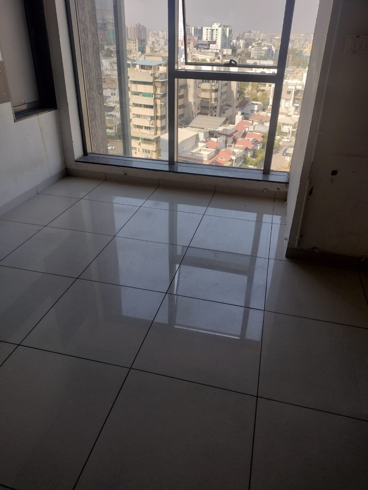 Office 847 Sq. Ft. Commercial Office for Sale in Shyamal Cross Road Ahmedabad - Media 7
