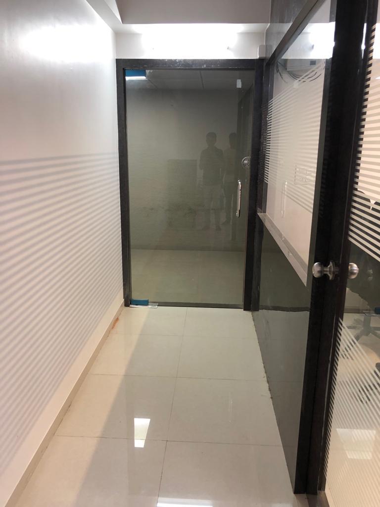 Office 705 Sq. Ft. Commercial Office for Rent in Sola Ahmedabad - Media 6