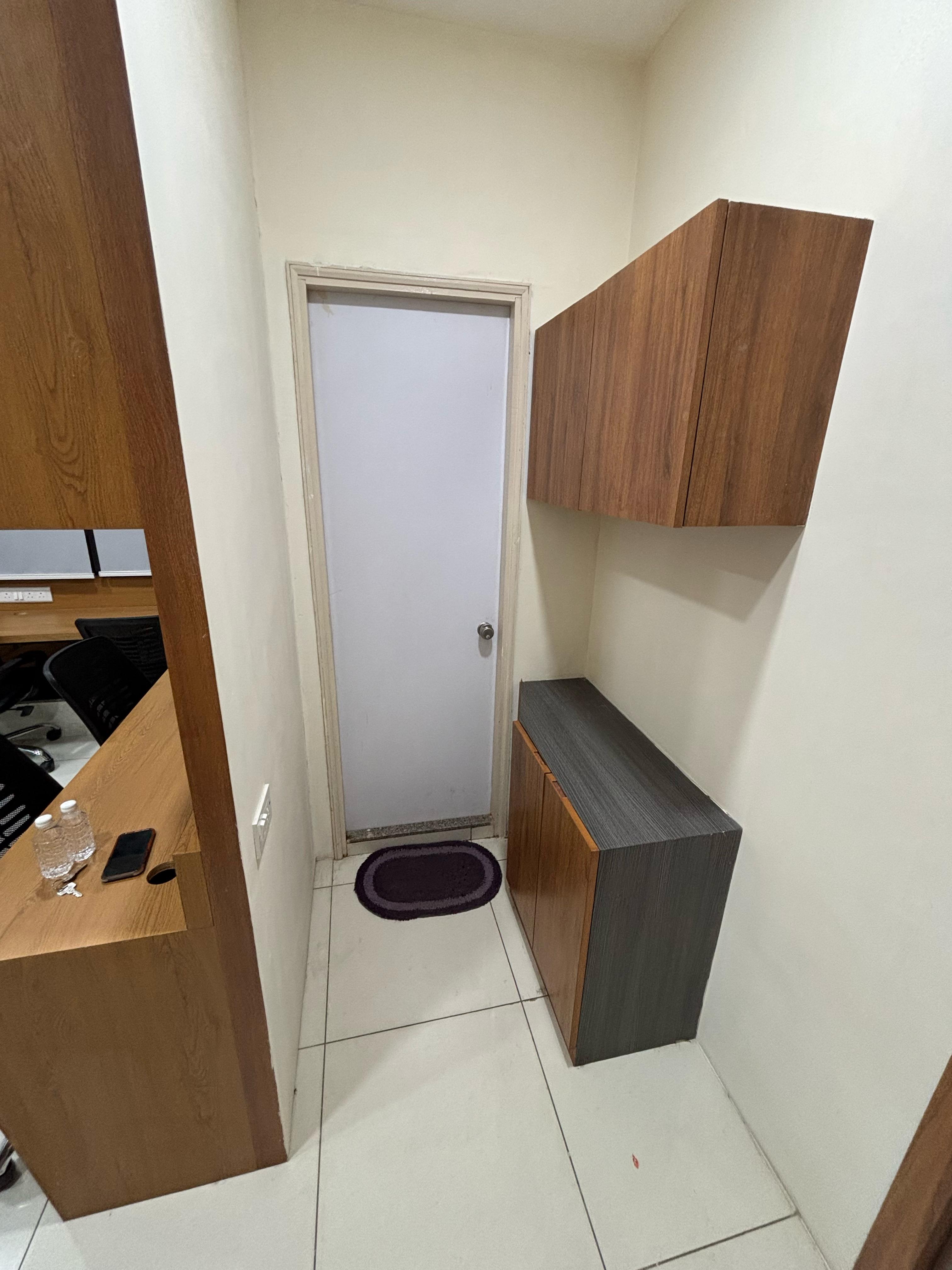 Office 478 Sq. Ft. Commercial Office for Rent in Shyamal Cross Road Ahmedabad - Media 3