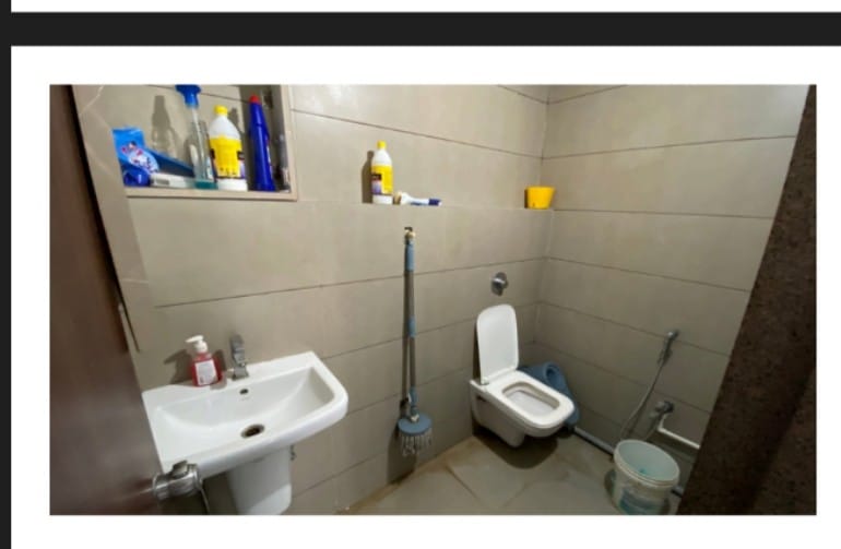 Office 1318 Sq. Ft. Commercial Office for Rent in Thaltej Ahmedabad - Media 12