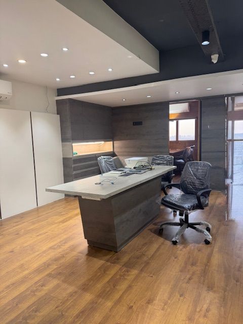 Office 1300 Sq. Ft. Commercial Office for Rent in Rajpath Rangoli Road Ahmedabad - Media 4