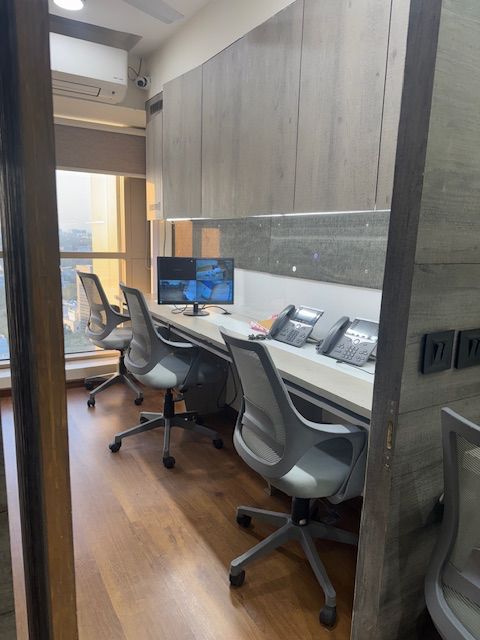 Office 1300 Sq. Ft. Commercial Office for Rent in Rajpath Rangoli Road Ahmedabad - Media 6