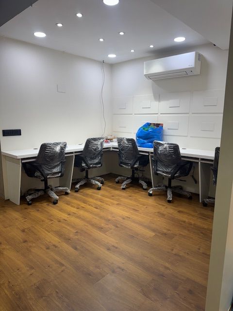 Office 1300 Sq. Ft. Commercial Office for Rent in Rajpath Rangoli Road Ahmedabad - Media 13