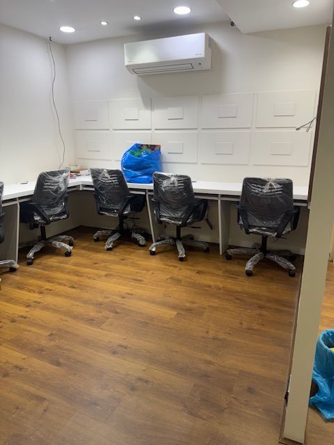 Office 1300 Sq. Ft. Commercial Office for Rent in Rajpath Rangoli Road Ahmedabad - Media 14