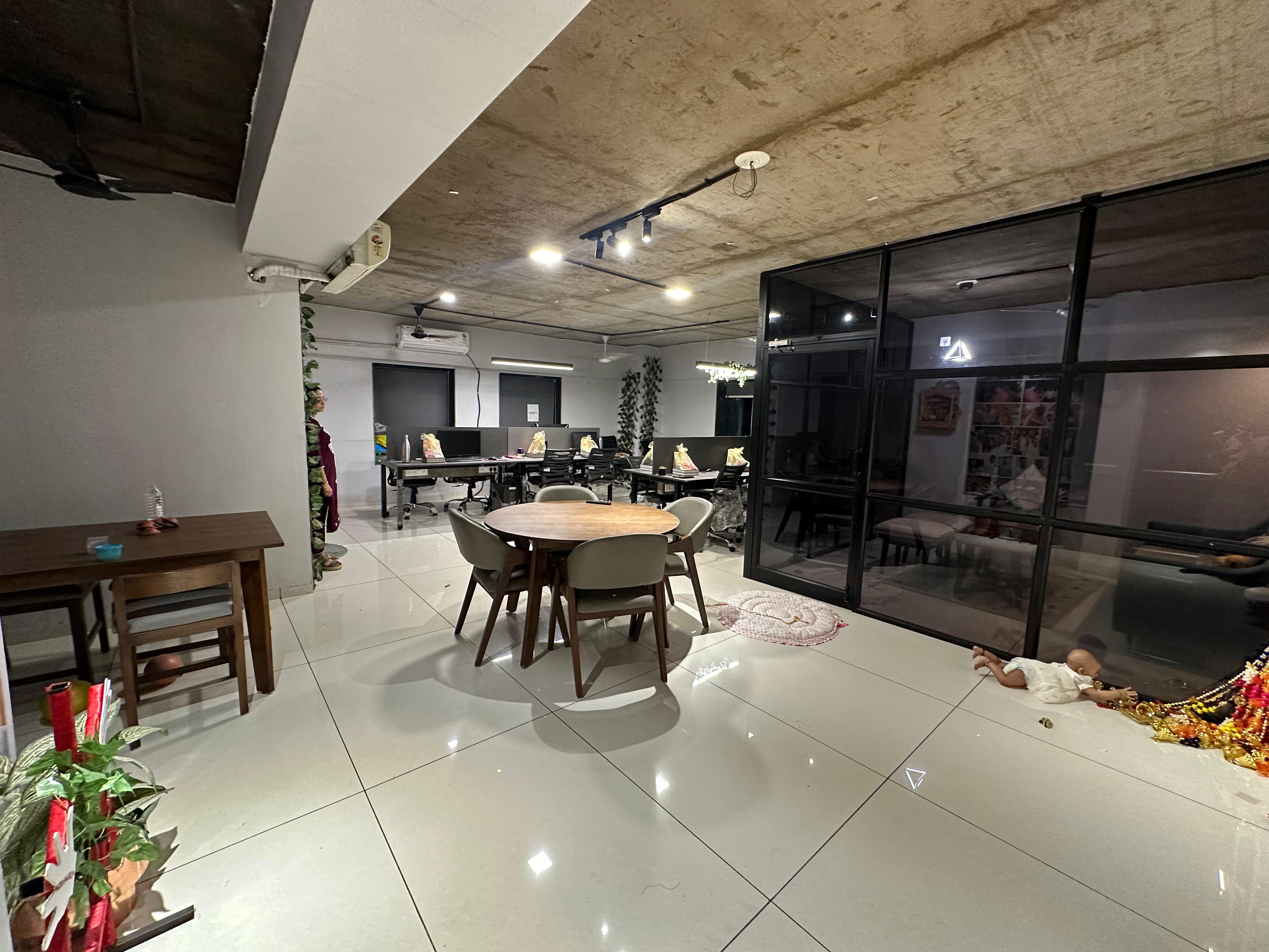 Office 1258 Sq. Ft. Commercial Office for Rent in Ambli Road Ahmedabad - Media 4