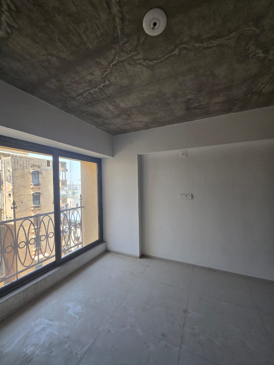 Office 638 Sq. Ft. Commercial Office for Rent in Satellite Ahmedabad