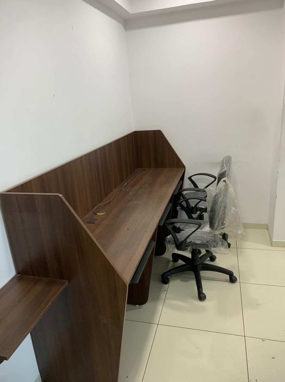 Office 680 Sq. Ft. Commercial Office for Rent in Science City Ahmedabad - Media 5