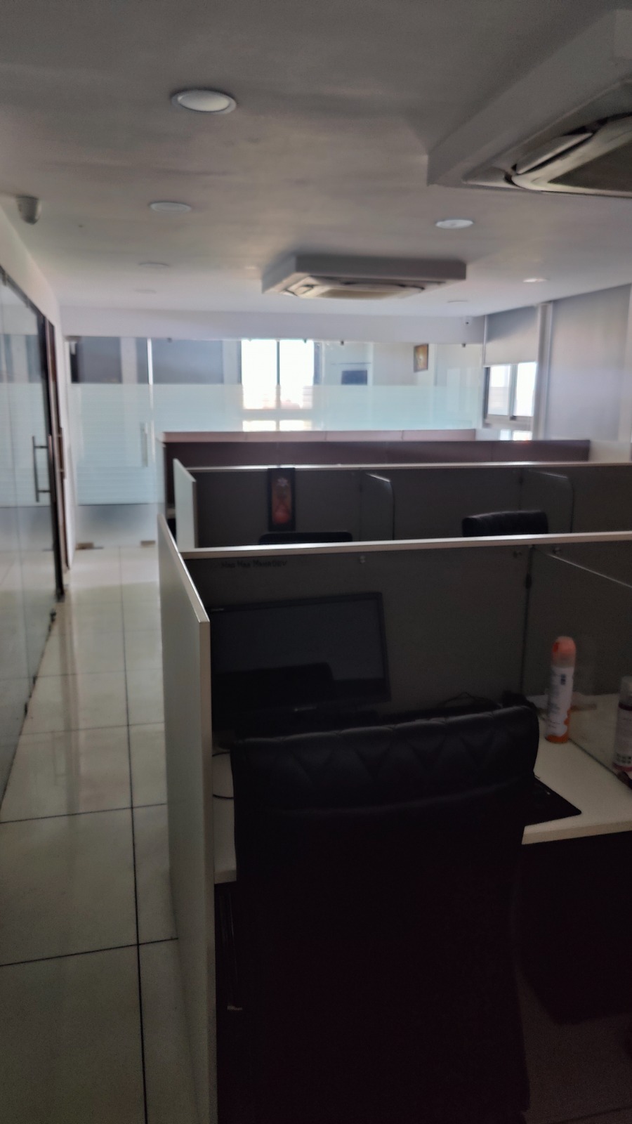 Office 1556 Sq. Ft. Commercial Office for Rent in Vastrapur Ahmedabad