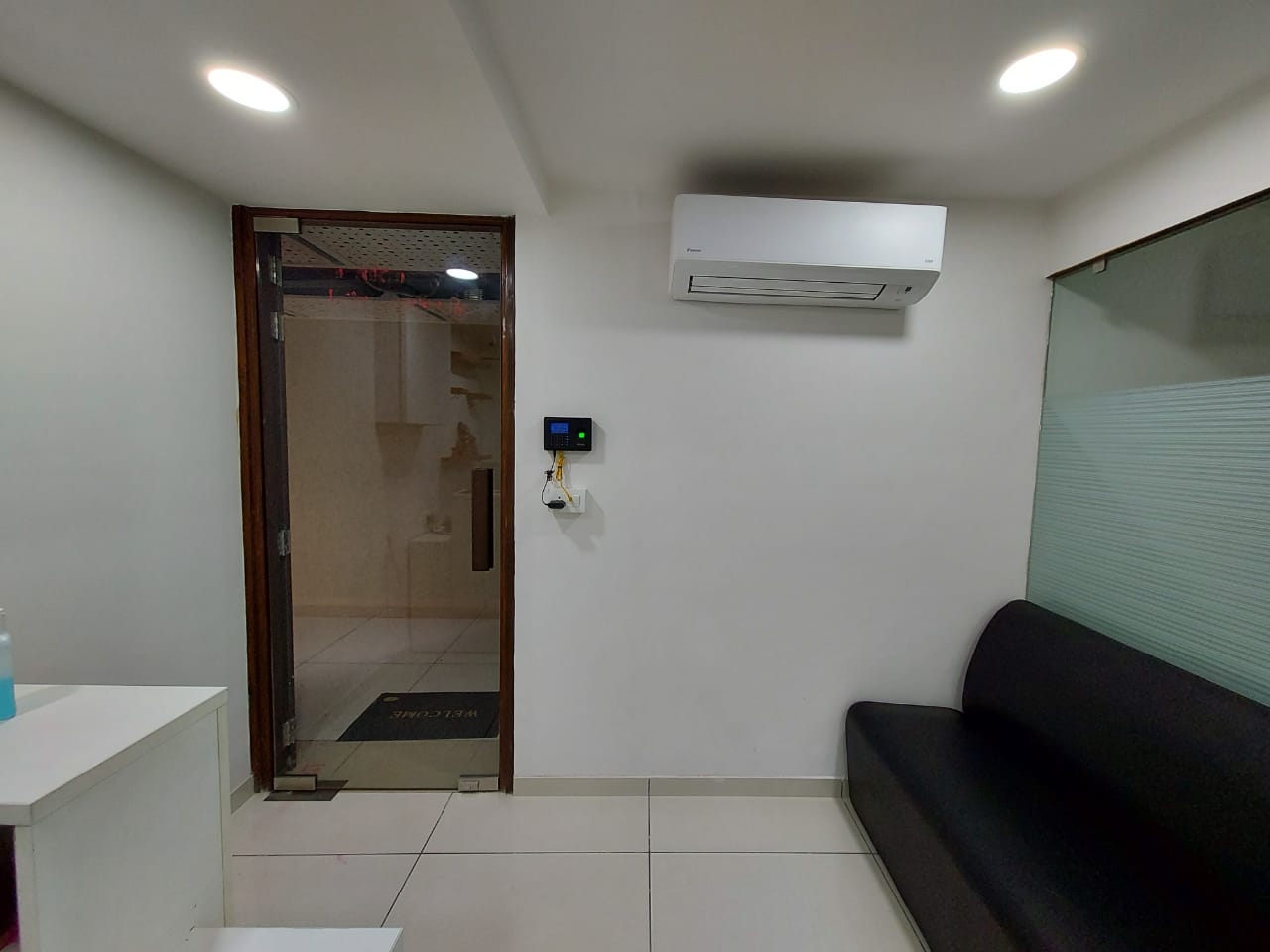 Office 1556 Sq. Ft. Commercial Office for Rent in Vastrapur Ahmedabad - Media 9