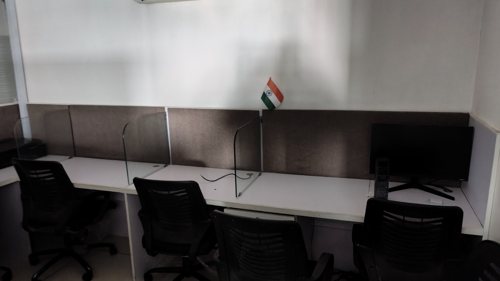 Office 1556 Sq. Ft. Commercial Office for Rent in Vastrapur Ahmedabad - Media 3