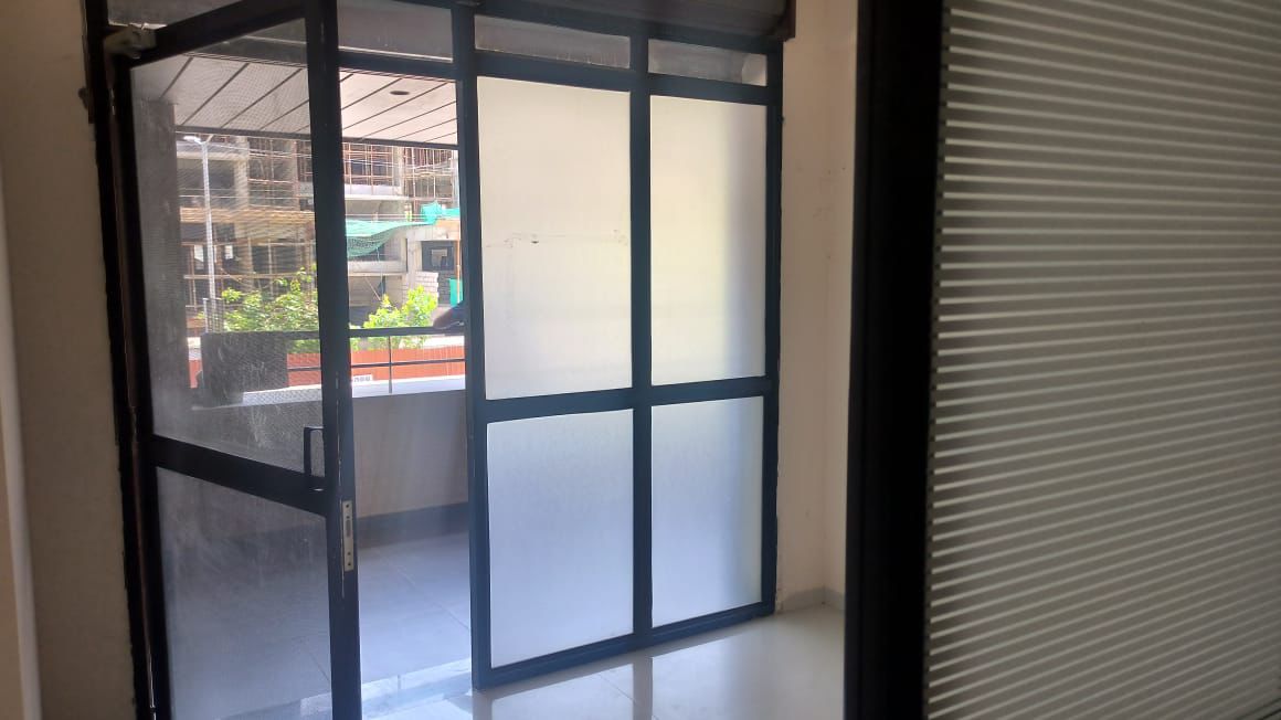 Office 700 Sq. Ft. Commercial Office for Rent in Gota Ahmedabad