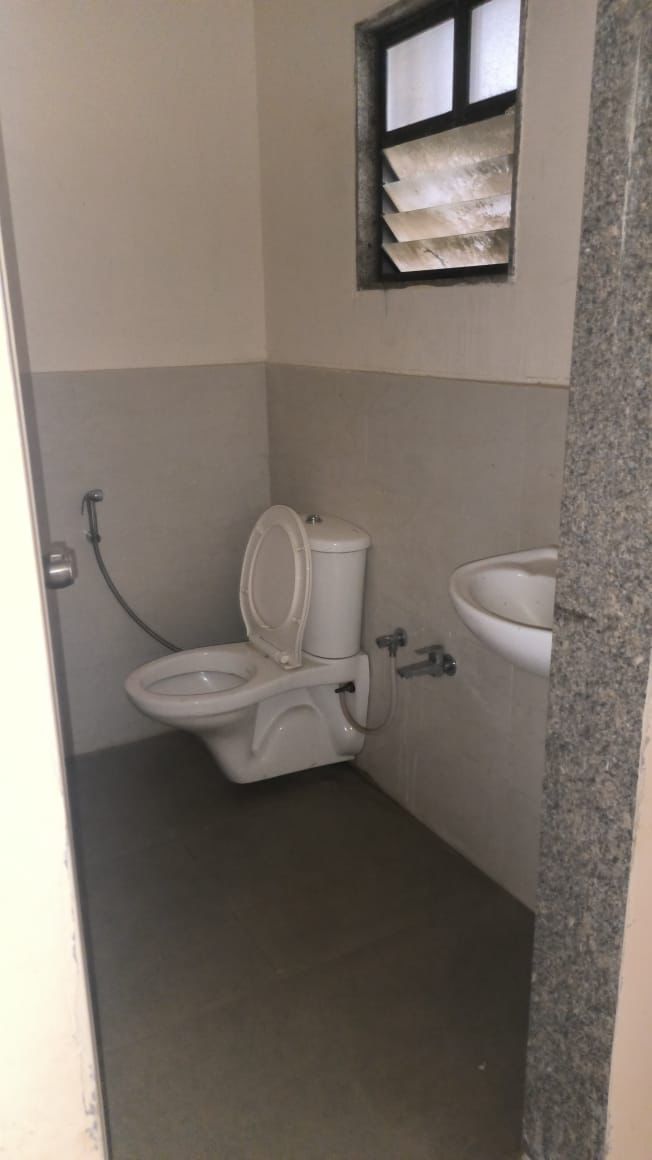 Office 700 Sq. Ft. Commercial Office for Rent in Gota Ahmedabad - Media 3
